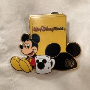 Walt Disney World Mickey Mouse Coffee Mug Enamel Pin – Yellow & Black